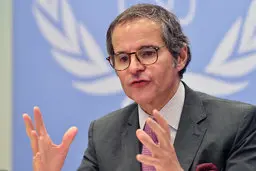 گروسی:  ادامه فعالیت‌ها به صورت دوجانبه با ایران