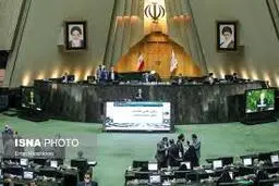 رهبر معظم انقلاب هتک حرمت و توهین به مسئولان اجرایی راحرام و دارای حرمت شرعی دانستند.