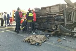 واژگونی مینی‌بوس دانشجویان | خمینی‌شهر رنگ خون گرفت | ۱۶ کشته و مصدوم+تصاویر دلخراش