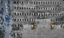 چند روایت از روز تلخ مدرسه میناب | "مردم می‌گفتند این بوی خونیست که روی زمین مانده"