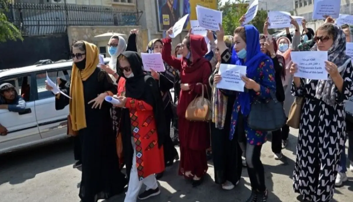 مقابله طالبان با زنان معترض |  زنان معترض: حق کار و آموزش، حق اساسی ماست