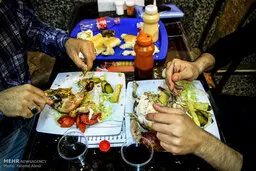 فست فودخوری در روزهای کرونایی را ترک کنید