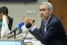 حضور مدنی‌زاده در وزارت اقتصاد بعد از رای اعتماد مجلس+ فیلم
