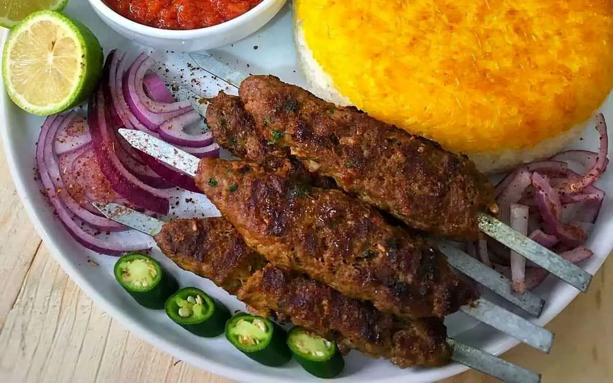 کباب کوبیده خونگی بدون گوشت و منقل + ویدیو 