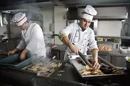 بازگشایی رستوران ها به شکل قبل از کرونا خطرناک است
