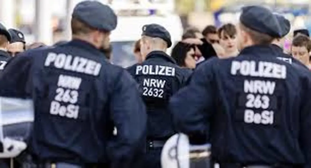 گرایش‌های نژادپرستانه   |   29 پلیس زن و مرد در بزرگترین ایالت آلمان دستگیر شدند 