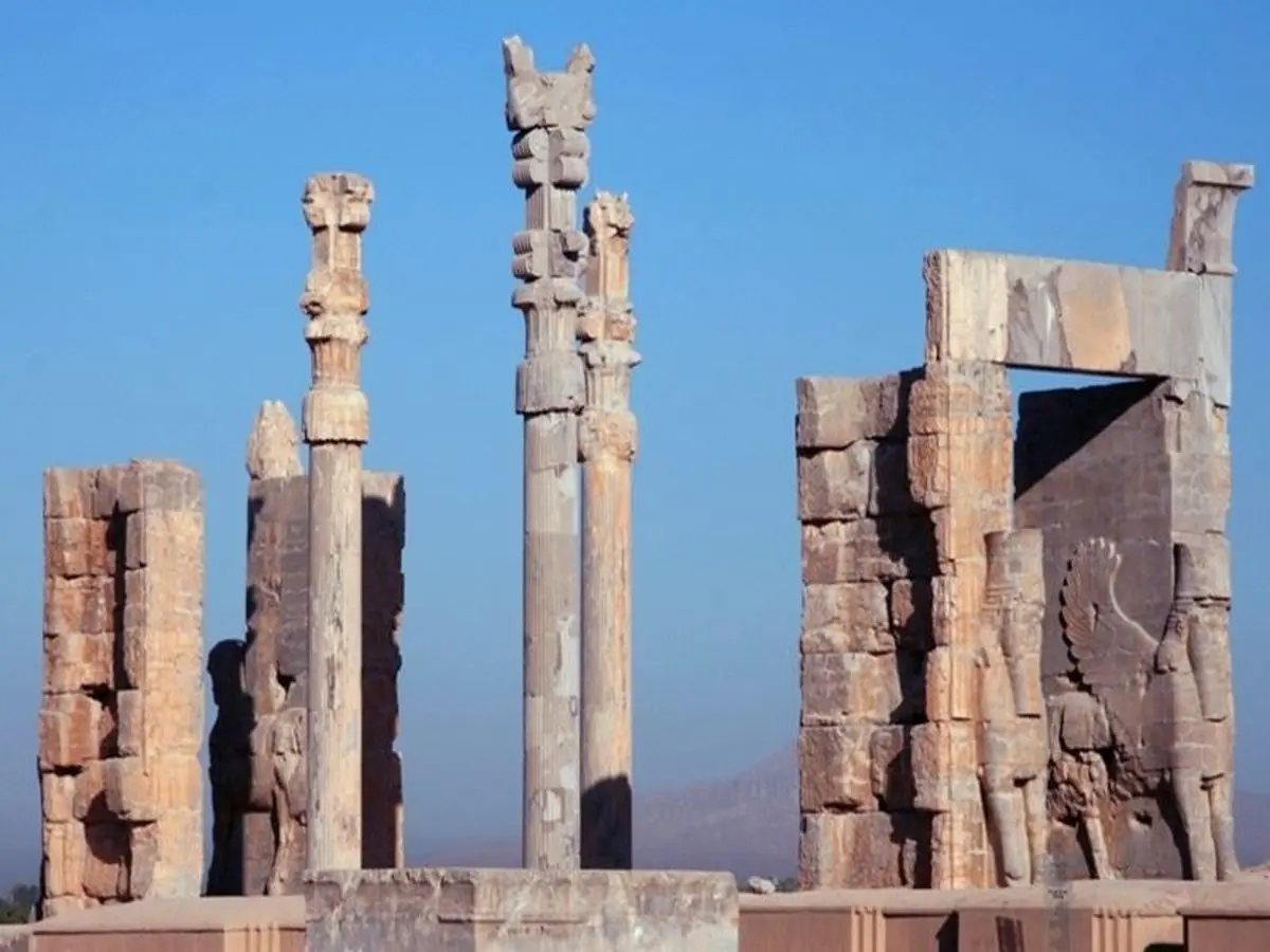 از حفاری تا پیدا شدن کوزه‌های هزاران ساله هخامنشیان +ویدئو