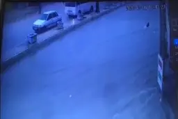 نجات کودک گرفتار در سیلاب برازجان بوشهر توسط یک شهروند + ویدئو