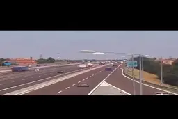 یک انفجار قدرتمند یک کامیون سوخت در بزرگراه چین ، ژجیانگ رخ داد. + ویدئو