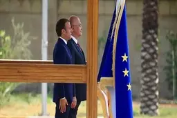 
دیدار «ماکرون»با روسای قوای سه‌گانه عراق در کاخ ریاست‌جمهوری بغداد
