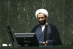 انتقاد هیات رئیسه از اقدام عجیب یک نماینده در اهدای دناپلاس به خیرین مدرسه‌ساز: اموال مجلس را بذل و بخشش نکنید  | خانه یا ماشین خودتان را هدیه بدهید