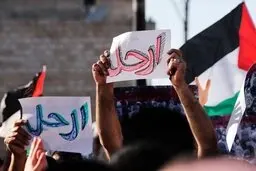 تظاهرات گسترده فلسطینی ها علیه محمود عباس در کرانه باختری