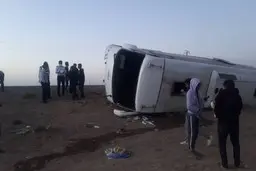 واژگونی اتوبوس با ۳۳ مصدوم در دامغان