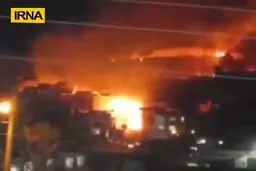 ۳۰ منزل مسکونی بر اثر واژگونی تانکر حامل سوخت دچار حریق شد +فیلم