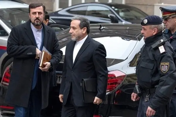 عراقچی: ایران آماده بازگشت به مذاکرات هسته‌ای است ،موشک‌ها هرگز موضوع هیچ مذاکره‌ای نخواهند بود! | فیدان: ایران و آمریکا پای میز مذاکره بنشینند