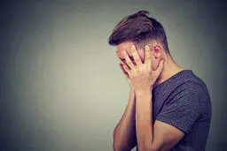 بلاهایی که استرس روزمره بر سرتان می‌آورد | عوارض استرس و اضطراب شدید چیست؟