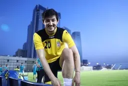 سردار آزمون جایزه بهترین بازیکن ماه زنیت را دریافت کرد