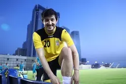 سردار آزمون جایزه بهترین بازیکن ماه زنیت را دریافت کرد