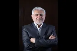  سید محمد غرضی: جامعه از سیاسیون بعد از انقلاب ضربه خورده است