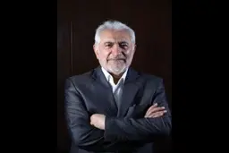  سید محمد غرضی: جامعه از سیاسیون بعد از انقلاب ضربه خورده است