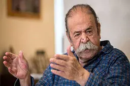 از سیاست جدا باشید؛ این توصیه من به هنرمندان است