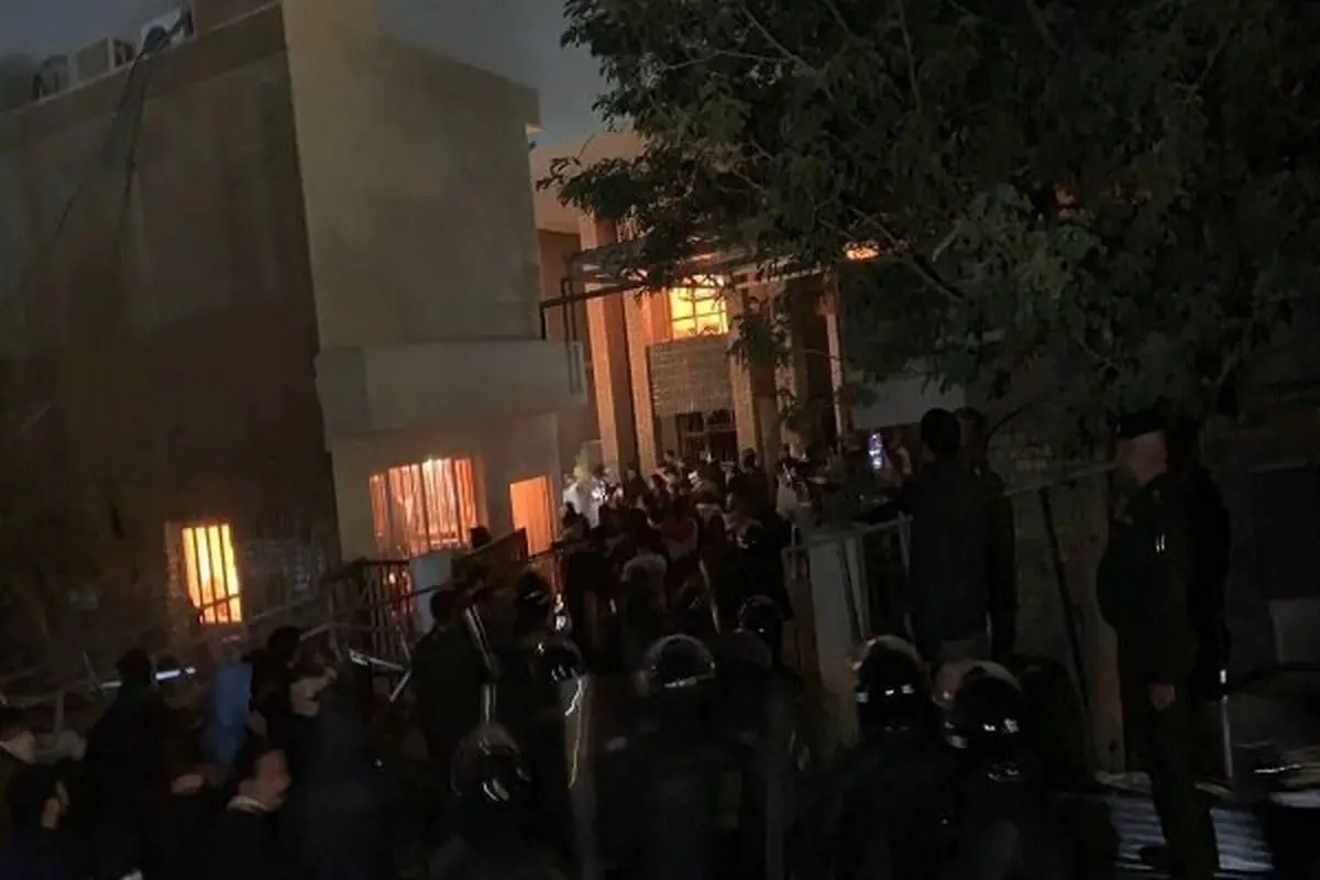 
به آتش کشیدن مقر حزب دموکرات کردستان عراق در بغداد
