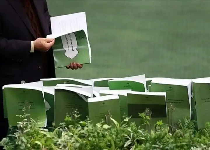 آقای رئیس جمهور! در بودجه نویسی تسلیم جوسازی مخالفان نشوید | اجازه ندهید درآمدهای خیالی بتراشند | در هزینه ها طرف مردم بایستید