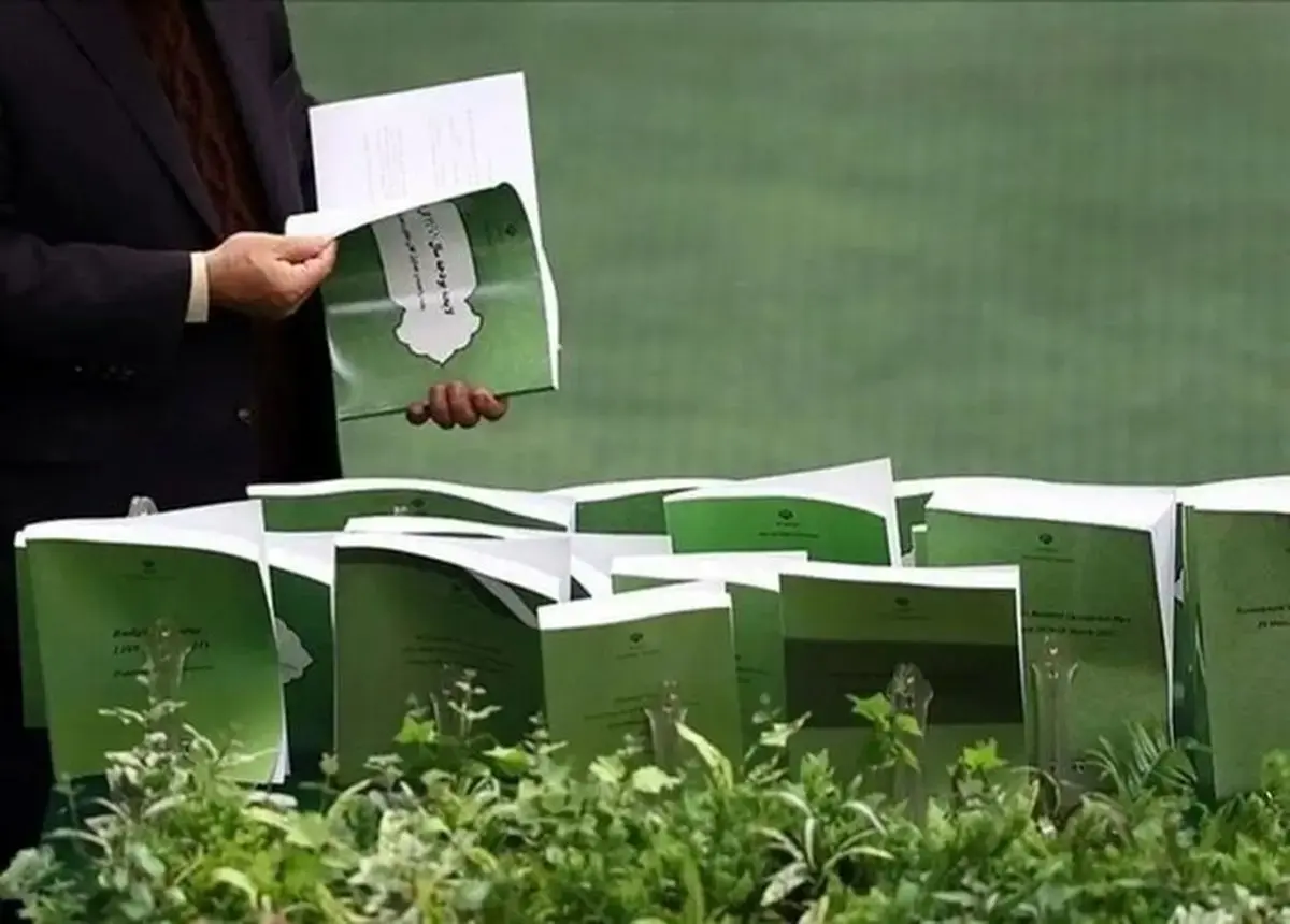 آقای رئیس جمهور! در بودجه نویسی تسلیم جوسازی مخالفان نشوید | اجازه ندهید درآمدهای خیالی بتراشند | در هزینه ها طرف مردم بایستید