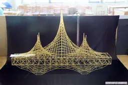 سازه ماکارونی به این محکمی تاحالا دیدی +ویدیو