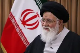 مراقب جوان باشید| مراقب باشید جریان انحرافی به سراغ نیرو‌های جوان نیاید 