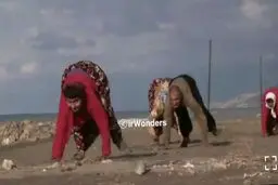 خانواده‌ای عجیب که همگی چهار دست و پا راه می‌روند!+ویدئو 