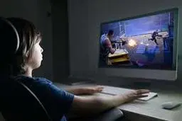 
نوجوان معتاد به بازی رایانه‌ای پس انداز ۲۰،۰۰۰ دلاری مادرش را به باد داد!
