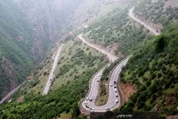 عکس قدیمی از جاده چالوس در حال احداث