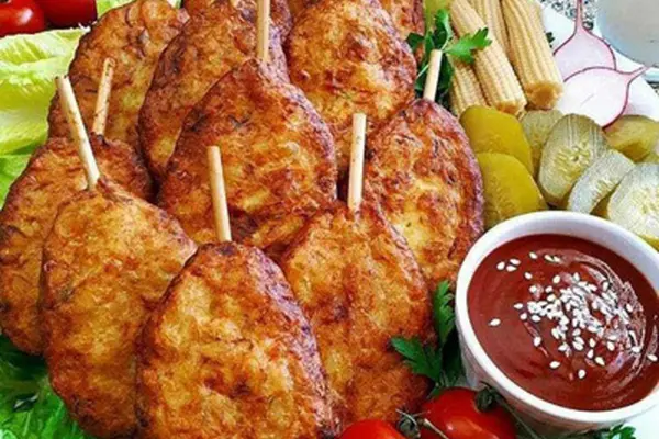 ناهار  کوکو کدو سبز و سیب زمینی درست کن، محشر میشه | طرز تهیه کوکو کدو سبز و سیب زمینی + نکته خاص