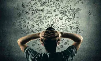 چه چیزی باعث می‌شود افراد منطقی، باورهای غیرمنطقی داشته باشند؟ | باور نادرست