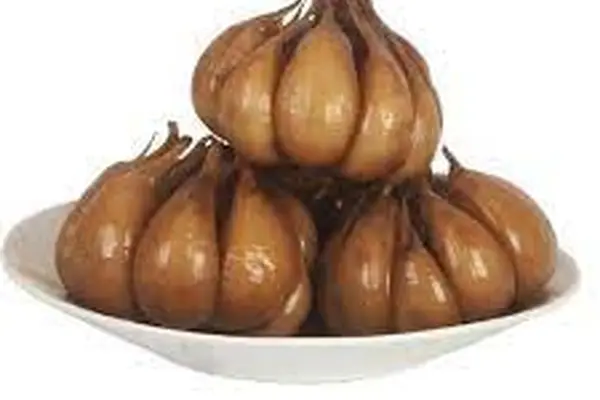 طرز تهیه سیرترشی بدون پوست؛ خوشمزه و ماندگار | بهترین روش درست کردن سیر ترشی 