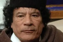 قذافی زنده است؟ 