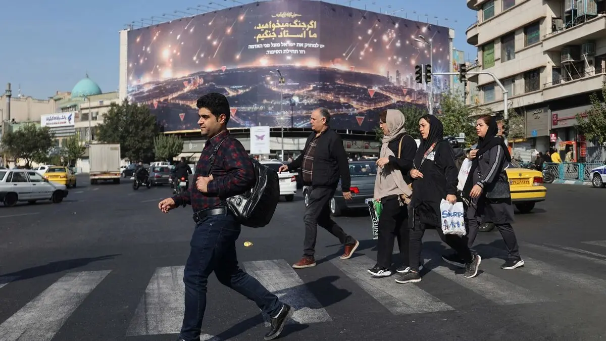 روزنامه جمهوری اسلامی: کسانی که باعث تحمیل تحریم به ملت شده‌اند حتما باید بازخواست شوند | اما الان وقت مناظره بین آنها نیست