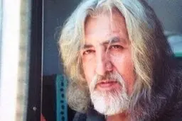 هفدهمین سالگرد غزل‌سُرای پرآوازۀ معاصر | یکی از اشعار منزوی با صدای همایون شجریان