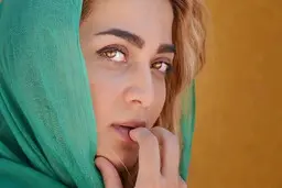 بجای دختر محمود نقاش میخوره دختر دکتر باشه! | عکس جنجالی بازیگر نقش دختر محمود نقاش +تصویر