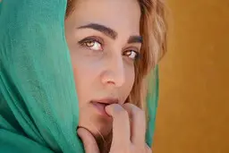 بجای دختر محمود نقاش میخوره دختر دکتر باشه! | عکس جنجالی بازیگر نقش دختر محمود نقاش +تصویر