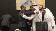 نمایش نمادین حمایت از آتش‌بس |  پرواز دو هلیکوپتر مصری با پرچم‌های مصر و فلسطین در آسمان شرم‌الشیخ