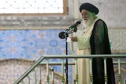 
علم الهدی: هویت دینی و ملی ما به ارزش پول ملی ما نیست / کرونا در انگلیس و آمریکا قتل عام به راه انداخته اما مردمش جرات ندارند واکسن آمریکایی را تزریق کنند.