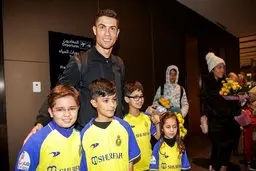 لحظه عربی حرف زدن رونالدو با طرفدار های عربستانی اش! + ویدئو