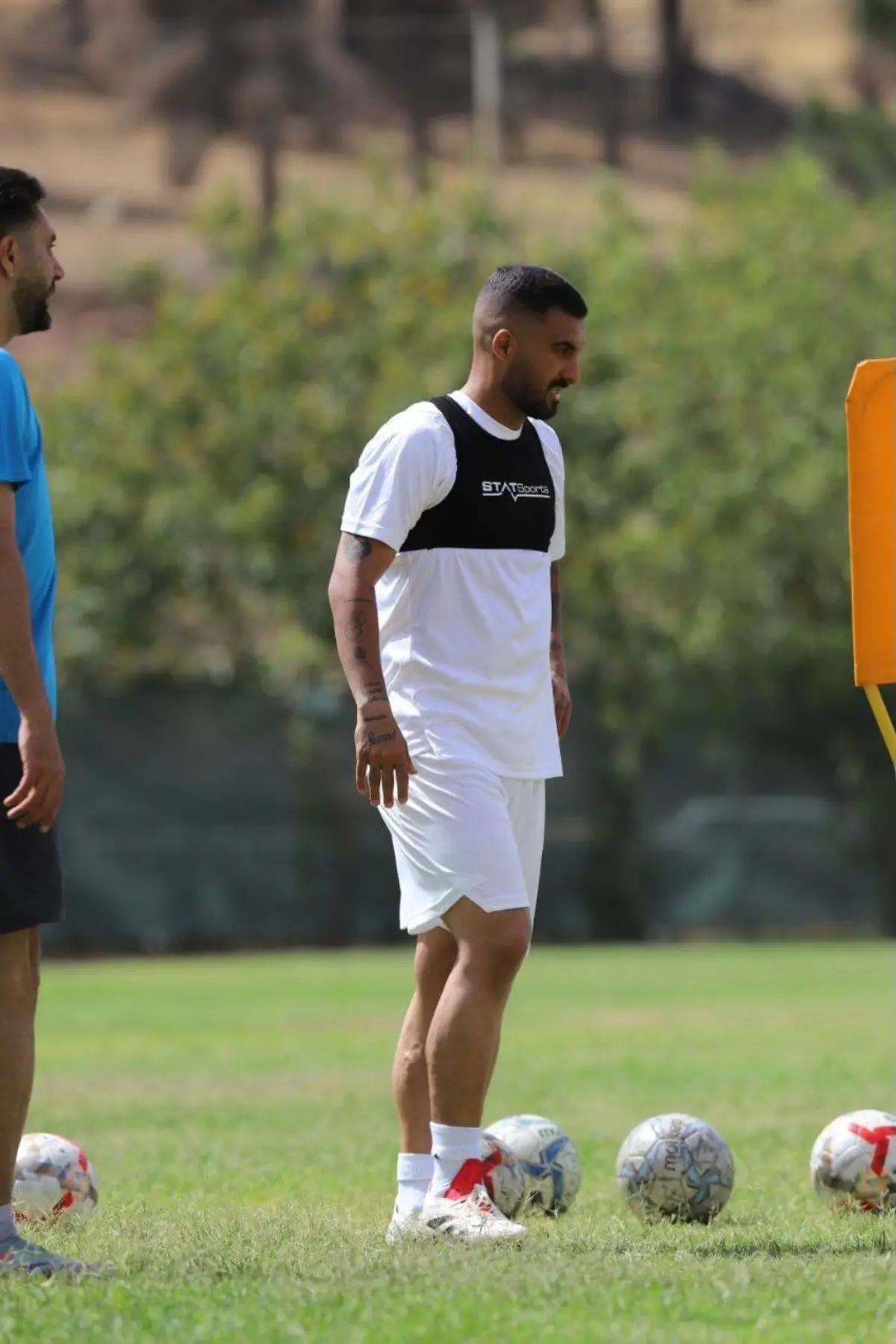 واکنش هافبک ایرانی تیم چوارقورنه عراق به اتفاقات اخیر ایران با انتشار استوری