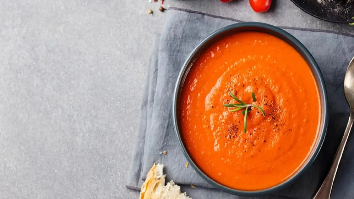 یک سوپ خیلی خوشمزه و مقوی با کمترین اقلام درست کن! | طرز تهیه سوپ گوجه +ویدئو