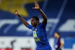 مهاجم طلایی آبی ها به تهران آمد؟