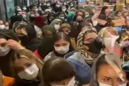 
با اصنافی که موجب تجمع شهروندان شوند برخورد خواهد شد.