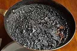 هیچوقت چربی ماهیتابه رو داخل سینک نریزید! | چرا نباید چربی ماهیتابه رو توی سینک خالی کنیم؟+ ویدئو