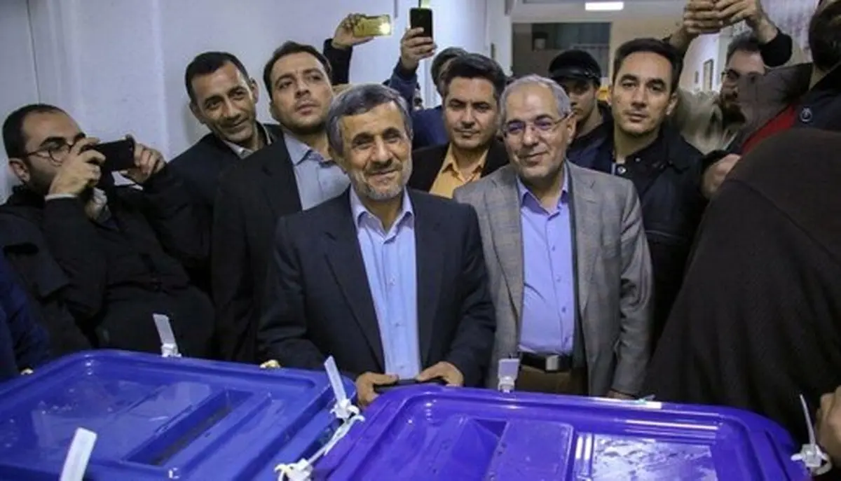 پای دولتمردان احمدی‌نژاد به پارلمان یازدهم باز شد